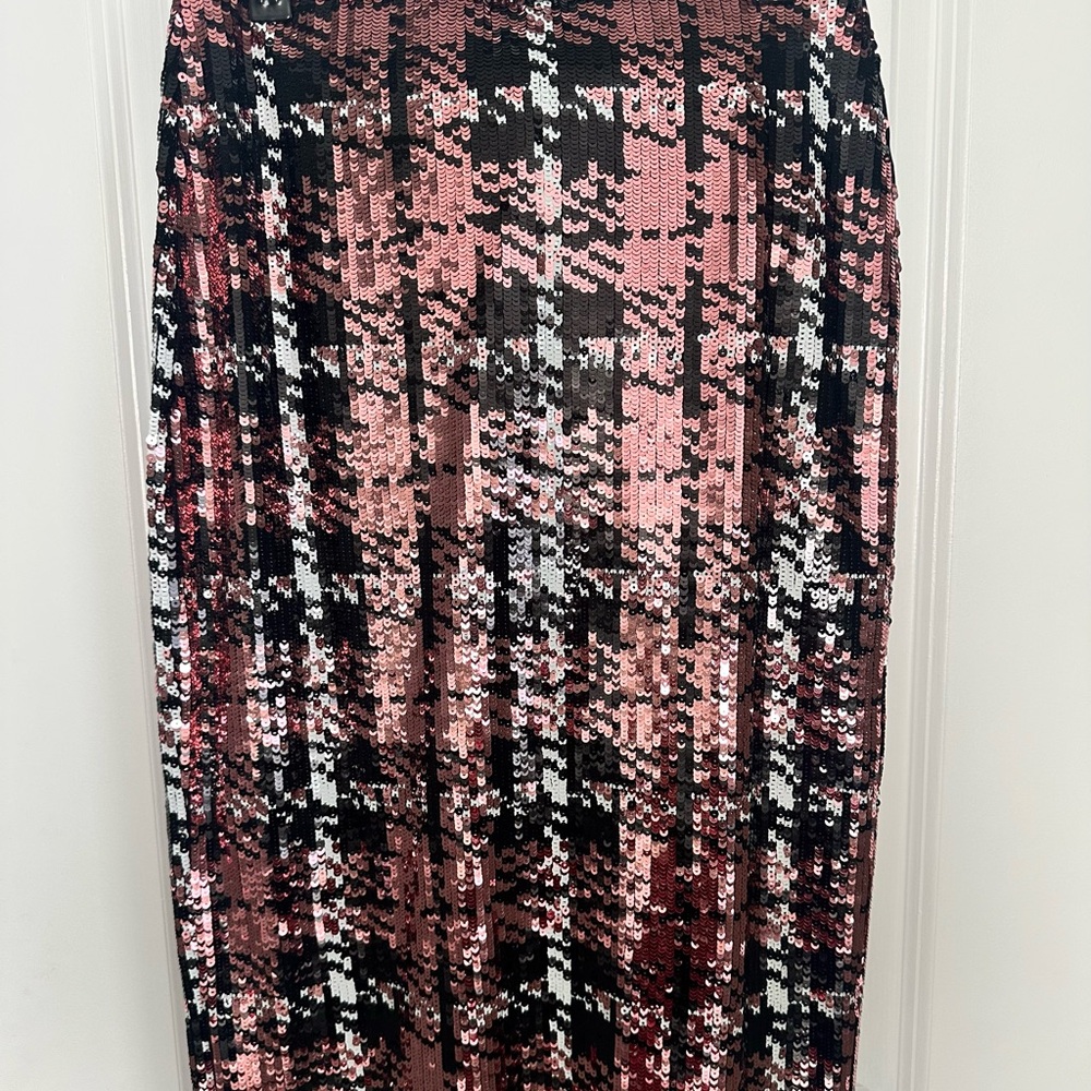 Elegant Pink and Black Sequin Skirt